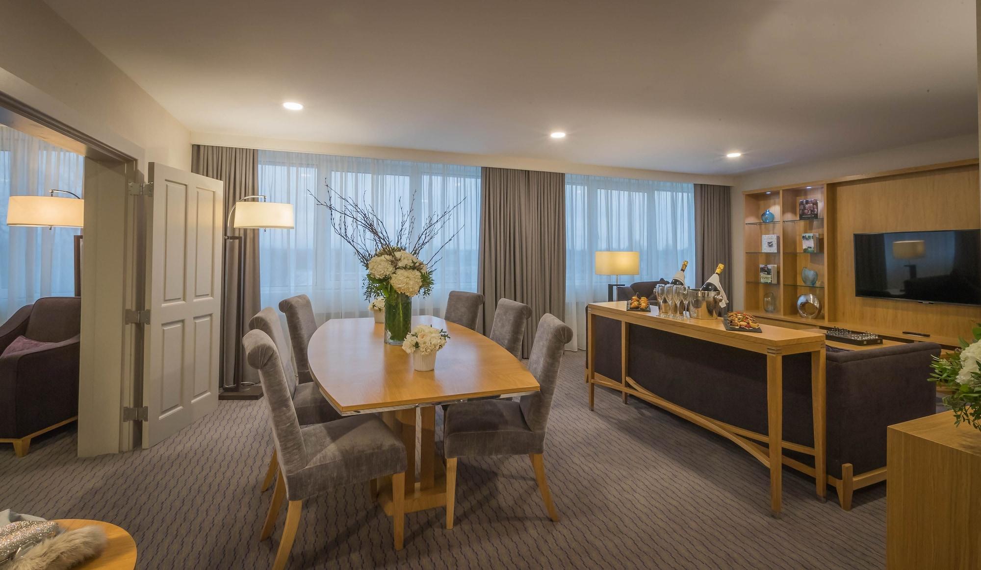 Clayton Hotel Burlington Road Dublino Esterno foto